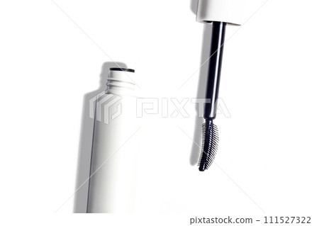 white packaging for mascara, mascara brush isolated on white or transparent png background flat lay white packaging for mascara, mascara brush isolated on white or transparent png background flat lay 111527322