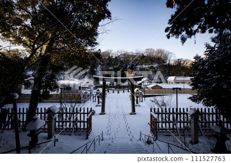 白雪覆蓋的鹽灶神社鳥居 白雪覆蓋的鹽灶神社鳥居 111527763