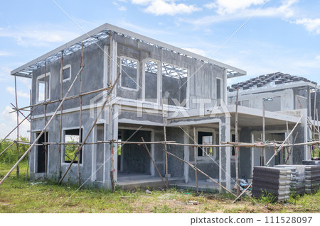 construction residential new house with prefabrication system in progress at building site construction residential new house with prefabrication system in progress at building site 111528097