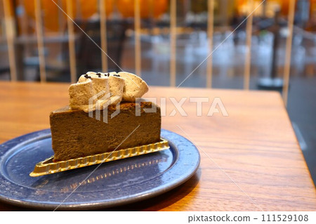 sesame cake 111529108