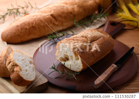 French bread  111530287