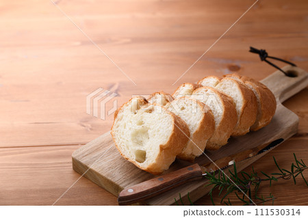 French bread  111530314