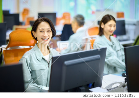 Business team wearing work clothes Business team wearing work clothes 111532853