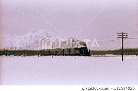 1962 Steam locomotive 8620 running in the snow Gono Line Fujisaki Aomori Prefecture documentary photo 111534026