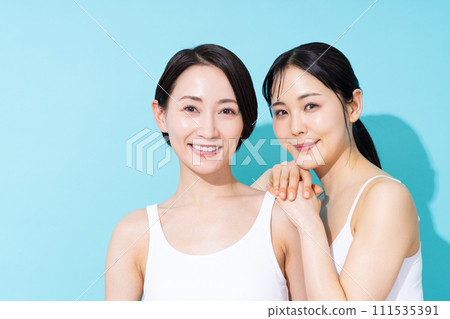 Middle-aged women's beauty 111535391