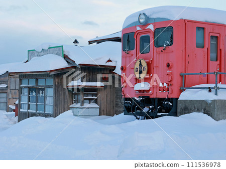 Snowy Horomai Station, filming location for the movie “Poppoya” 111536978