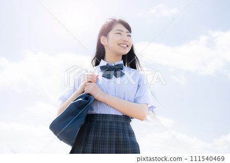 Also in the main visual! Easy-to-use images of spring and summer courses for students 111540469