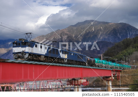 EF64 freight train (8872) running through famous filming locations with the mountains of Kisoji in the background_Photographed on February 10, 2024 EF64 freight train (8872) running through famous filming locations with the mountains of Kisoji in the background_Photographed on February 10, 2024 111540505