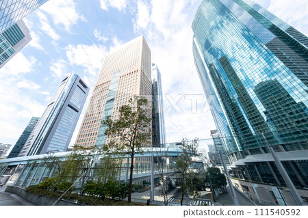 Landscape of the office town looking up at a skyscraper 111540592