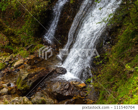 Takuri waterfall basin 111540704