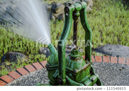 groundwater pump 111540915