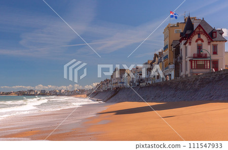 Embankment and beach, Saint-Malo, Brittany, France 111547933