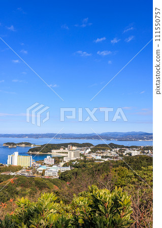 Morning view of Shirahama hot spring town seen from the Plains Observation Deck Shirahama Town, Wakayama Prefecture Morning view of Shirahama hot spring town seen from the Plains Observation Deck Shirahama Town, Wakayama Prefecture 111550757