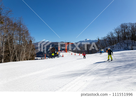 從片品高原滑雪場看到的日光白根山 從片品高原滑雪場看到的日光白根山 111551996