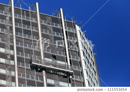 塔式公寓移動式升降腳手架的圖像 111553054