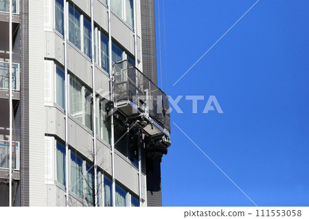 塔式公寓移動式升降腳手架的圖像 111553058