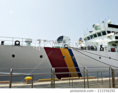 ship in port ship in port 111556292