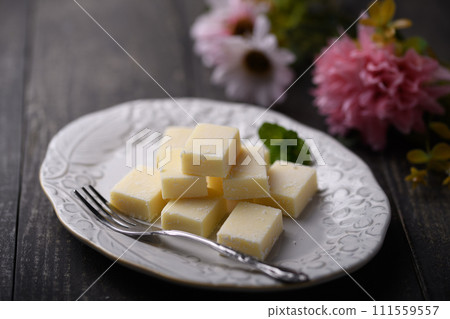 Raw chocolate White chocolate 111559557