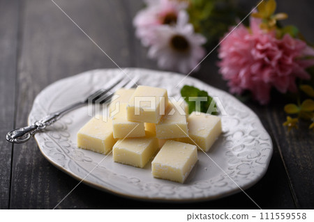 Raw chocolate White chocolate 111559558