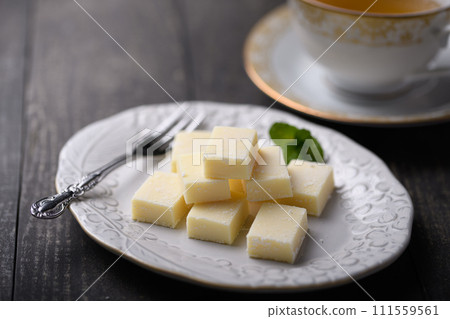 Raw chocolate White chocolate 111559561