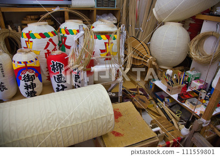 Traditional technique Itoya lantern 111559801