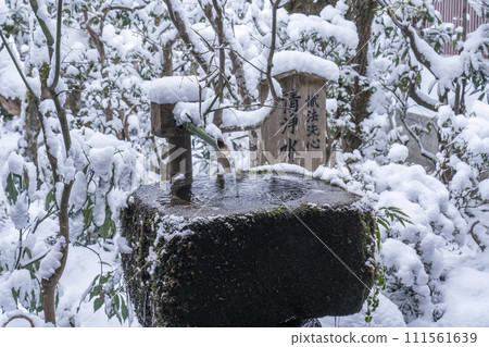 Kyoto Ohara Sanzen-in, pure water with snowy scenery Kyoto Ohara Sanzen-in, pure water with snowy scenery 111561639