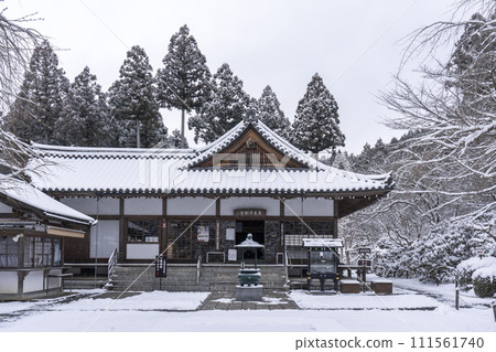 Ohara Sanzen-in Golden Fudo-do Hall with snowy scenery Ohara Sanzen-in Golden Fudo-do Hall with snowy scenery 111561740