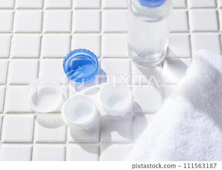 contact lens  111563187