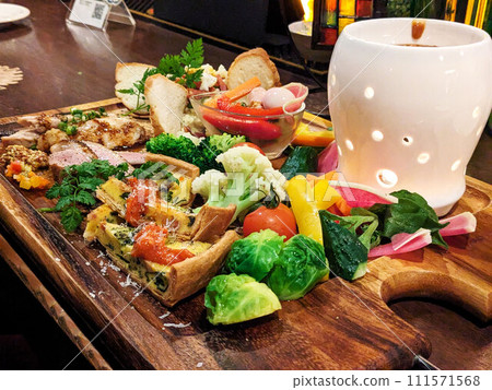 Assorted stylish bagna cauda 111571568