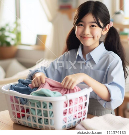 小學生正在洗衣服 111574183