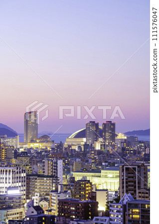 Beautiful sunset view of Fukuoka (Fukuoka City, Fukuoka Prefecture) 111576047
