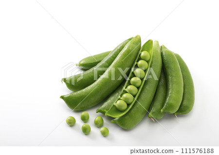 Green peas with bunches on white background Green peas with bunches on white background 111576188