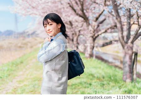 Cherry blossoms and high school students Cherry blossoms and high school students 111576307