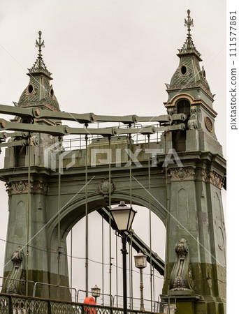 Design Architecture of Hammersmith Bridge. 111577861