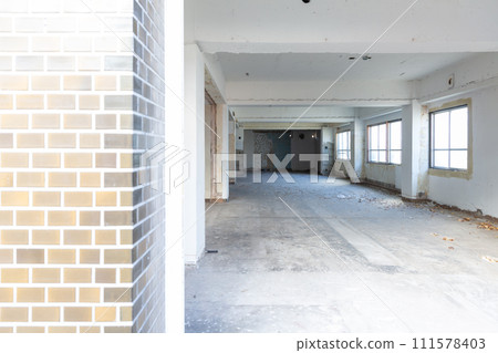 大樓內的空置房產 商店空間 空置商店 111578403