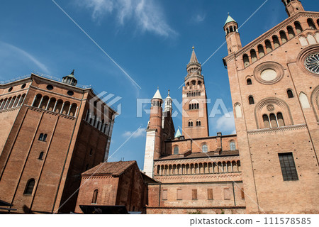 cremona cathedral 111578585