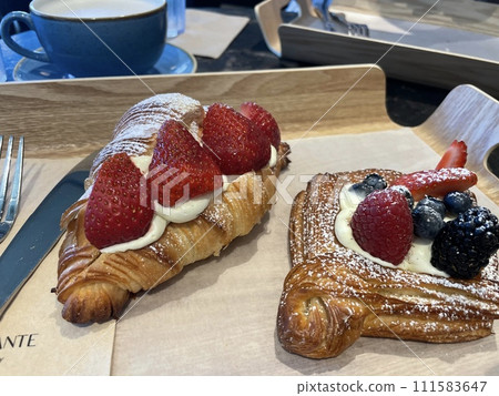 咖啡廳蛋糕 111583647