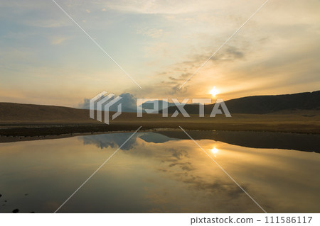 草千里的日出和倒影（熊本縣阿蘇市） 111586117