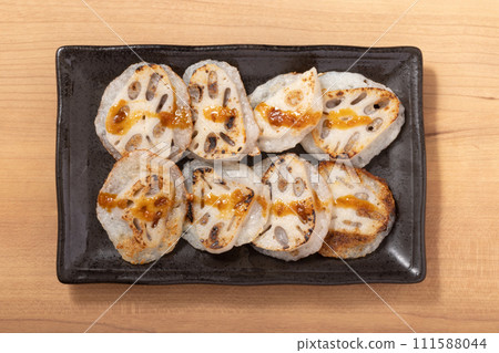 Chewy grilled lotus root and Japanese yam 111588044