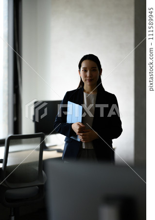 女生 女孩 女性 111589945