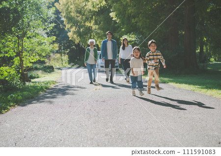 three generation family, family, park 111591083