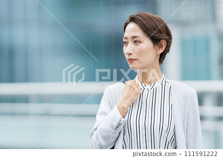 職業婦女、工作中年女性 111591222