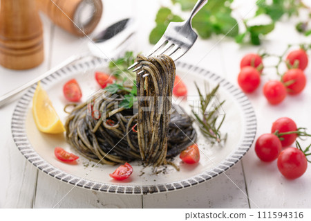 Ika-in pasta 111594316