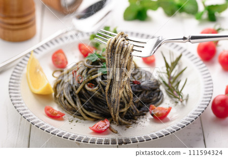 Ika-in pasta 111594324