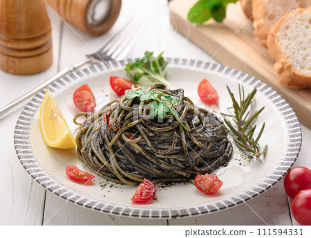 Ika-in pasta 111594331