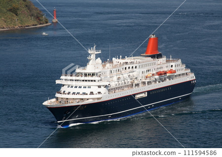 日本丸通過來島海峽大橋 111594586