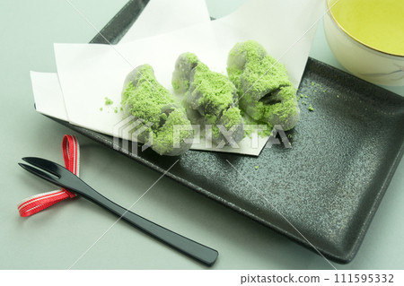 Ugly Rice Cake 111595332