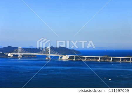 從淡路島看鳴門海峽和大鳴門大橋 從淡路島看鳴門海峽和大鳴門大橋 111597009