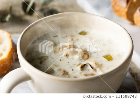 溫暖、微熱的波士頓蛤蜊濃湯 111599748