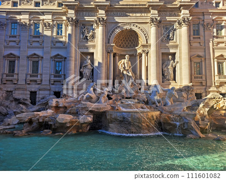 Famous iconic Trevi Fountain . 111601082